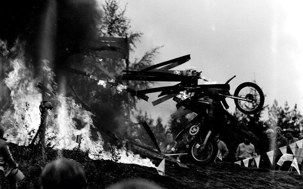 Ruskeasanta 1978 Arzi Nyqvist ja läpi vaikka palavan aidan!